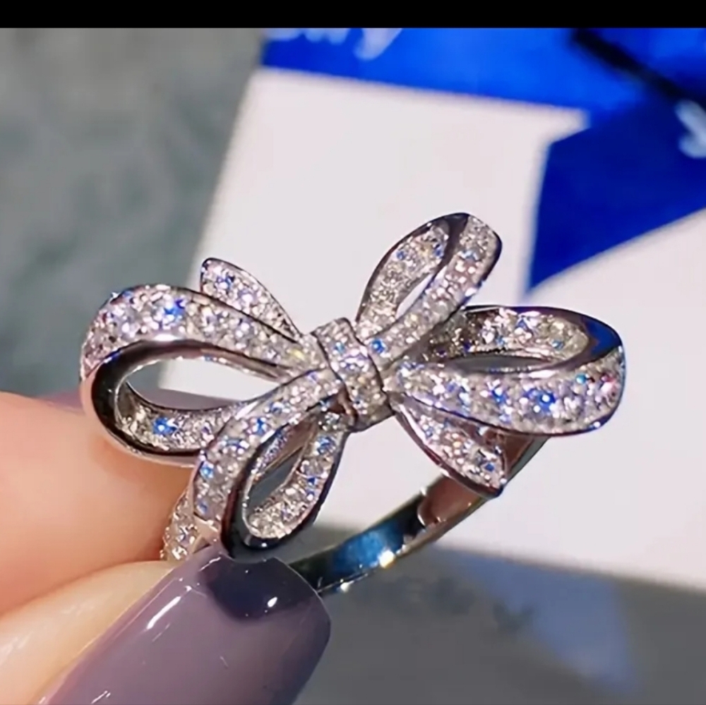 Bow Ring - Picture 2 of 2